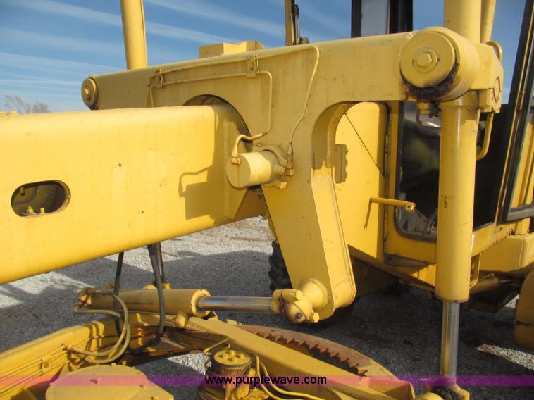 image for item B5286 1978 John Deere 570A motor grader