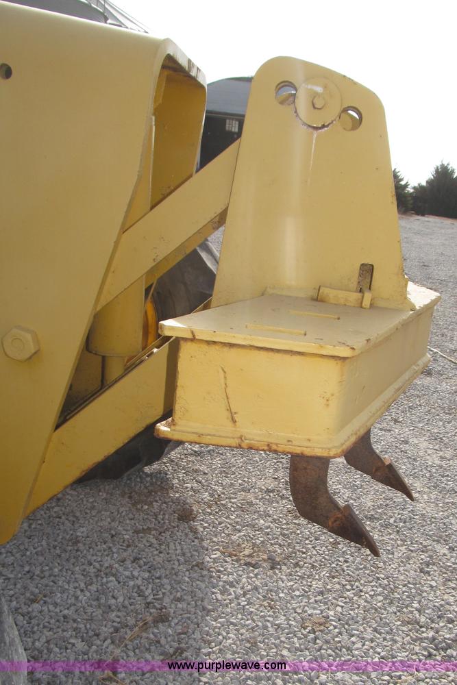 image for item B5286 1978 John Deere 570A motor grader