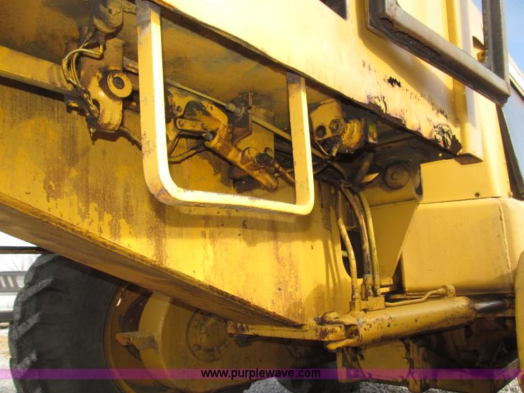 image for item B5286 1978 John Deere 570A motor grader