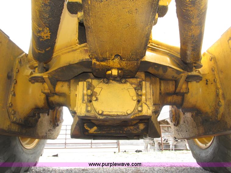 image for item B5286 1978 John Deere 570A motor grader