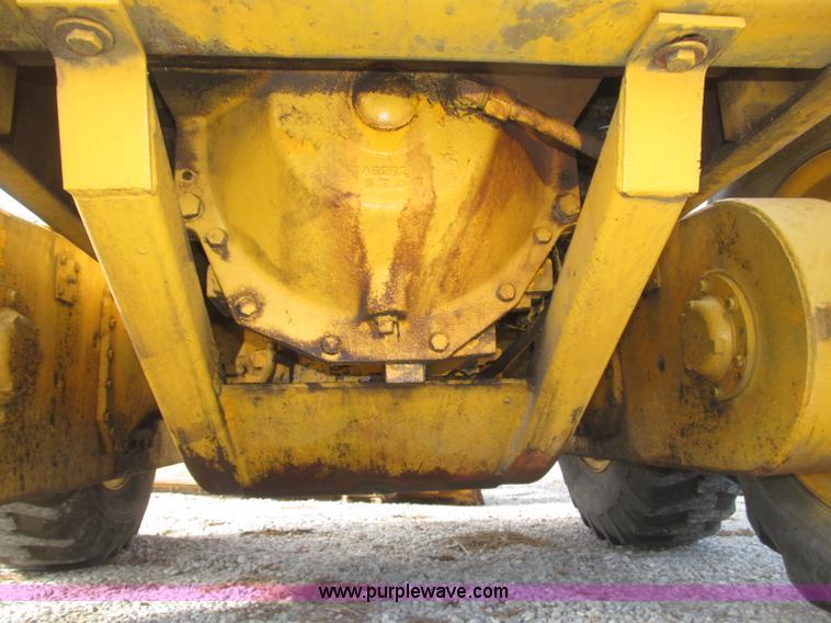 image for item B5286 1978 John Deere 570A motor grader