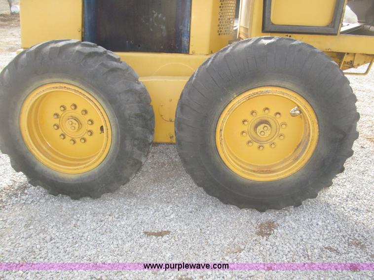 image for item B5286 1978 John Deere 570A motor grader