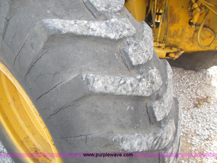 image for item B5286 1978 John Deere 570A motor grader