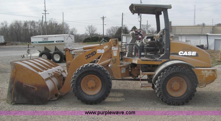 image for item B5288 2004 Case 321D articulated wheel loader