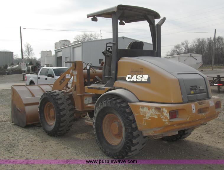 image for item B5288 2004 Case 321D articulated wheel loader