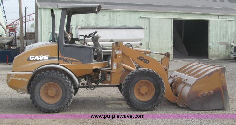 image for item B5288 2004 Case 321D articulated wheel loader