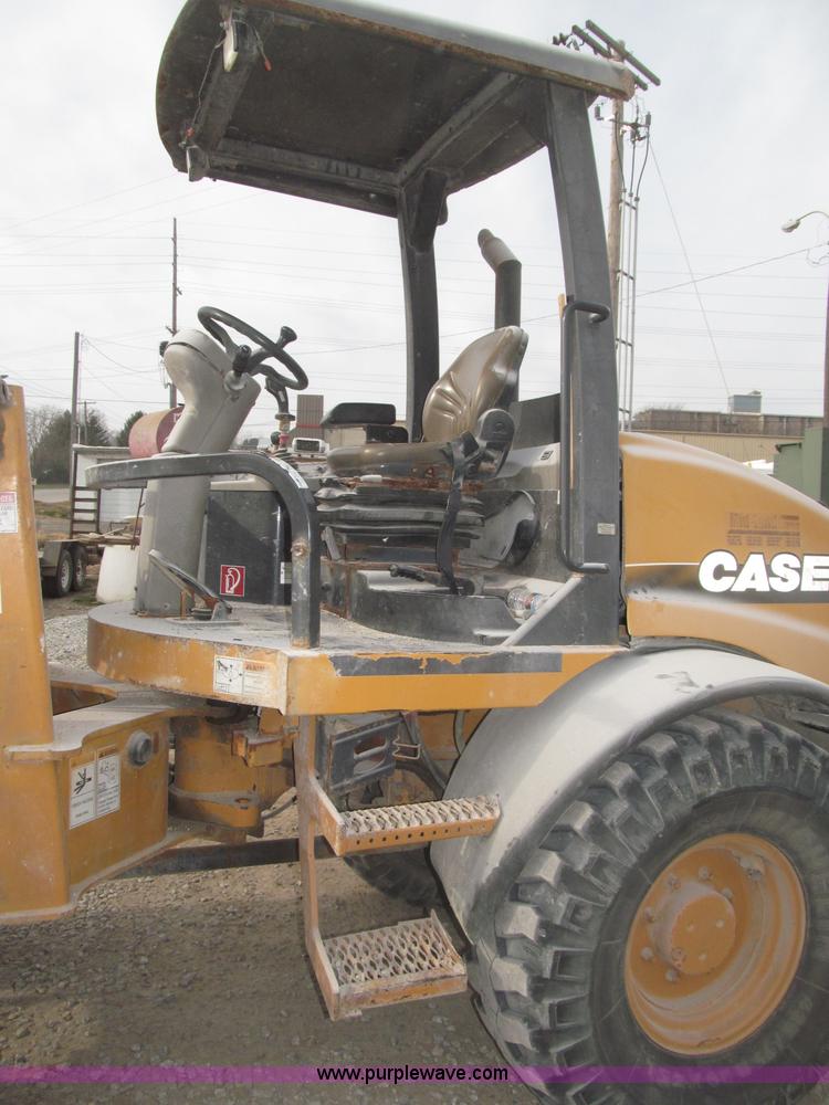 image for item B5288 2004 Case 321D articulated wheel loader