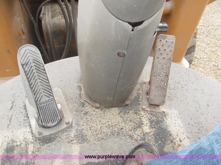 image for item B5288 2004 Case 321D articulated wheel loader