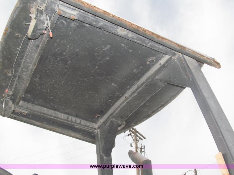 image for item B5288 2004 Case 321D articulated wheel loader