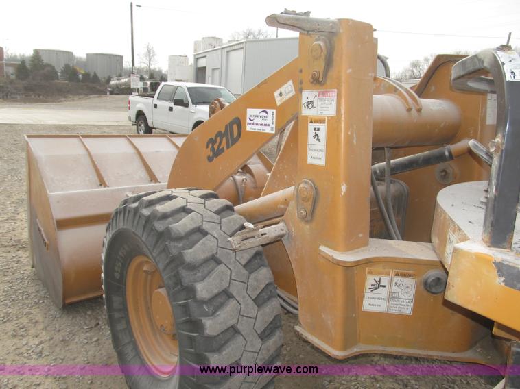 image for item B5288 2004 Case 321D articulated wheel loader