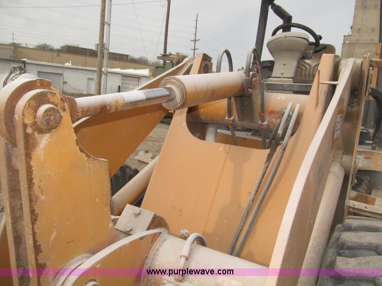 image for item B5288 2004 Case 321D articulated wheel loader