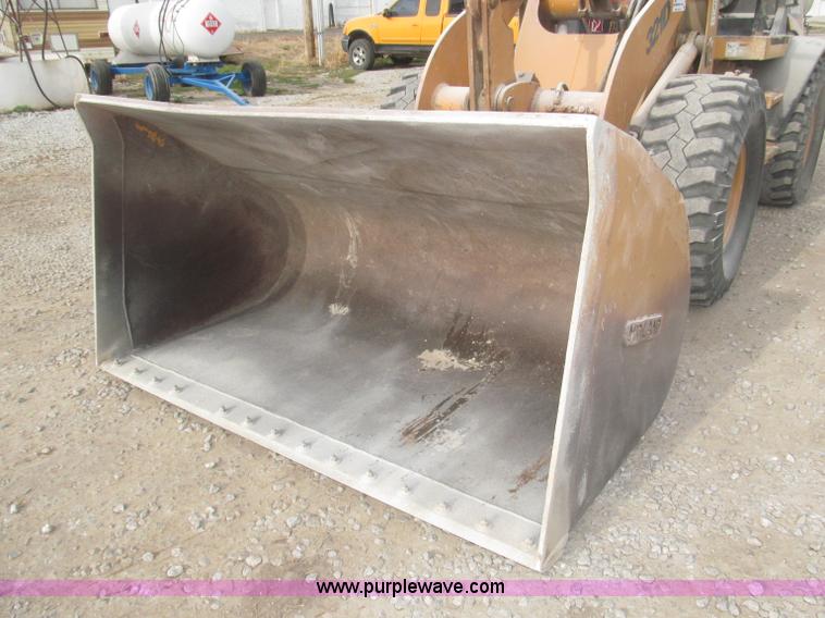 image for item B5288 2004 Case 321D articulated wheel loader