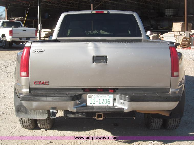 image for item B5295 2000 GMC Sierra Classic 3500 SLE extended cab pickup truck