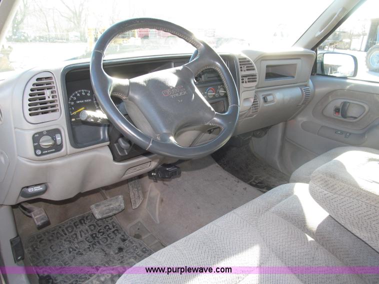 image for item B5295 2000 GMC Sierra Classic 3500 SLE extended cab pickup truck