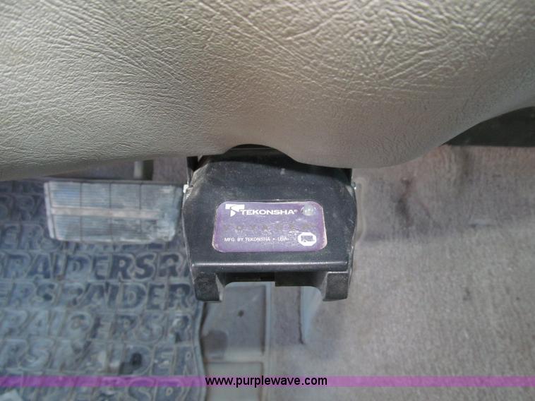 image for item B5295 2000 GMC Sierra Classic 3500 SLE extended cab pickup truck