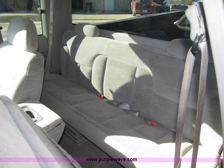 image for item B5295 2000 GMC Sierra Classic 3500 SLE extended cab pickup truck