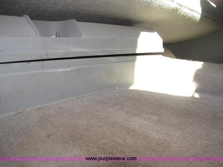 image for item B5295 2000 GMC Sierra Classic 3500 SLE extended cab pickup truck