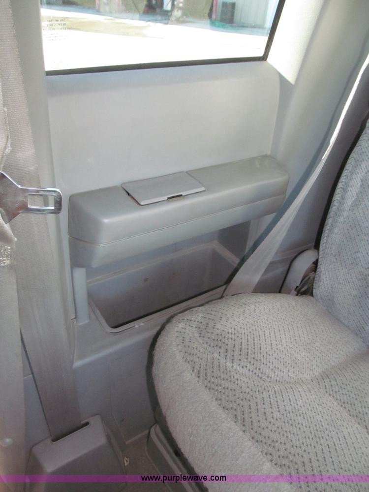 image for item B5295 2000 GMC Sierra Classic 3500 SLE extended cab pickup truck