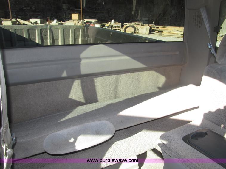 image for item B5295 2000 GMC Sierra Classic 3500 SLE extended cab pickup truck