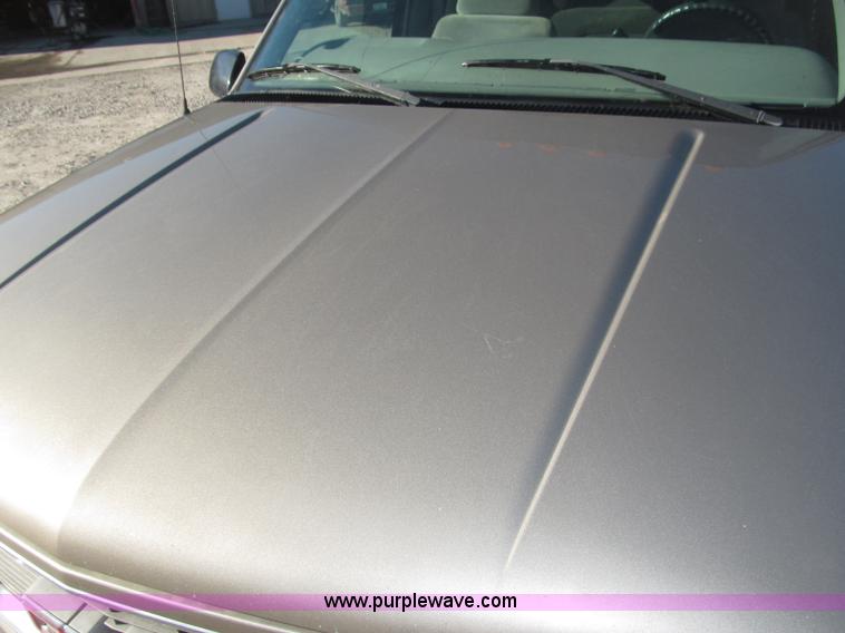 image for item B5295 2000 GMC Sierra Classic 3500 SLE extended cab pickup truck