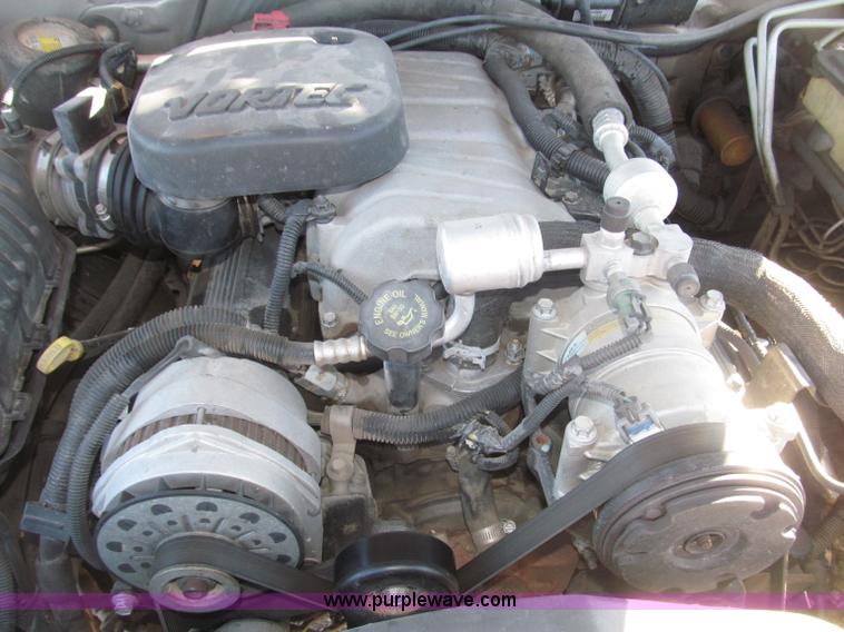 image for item B5295 2000 GMC Sierra Classic 3500 SLE extended cab pickup truck