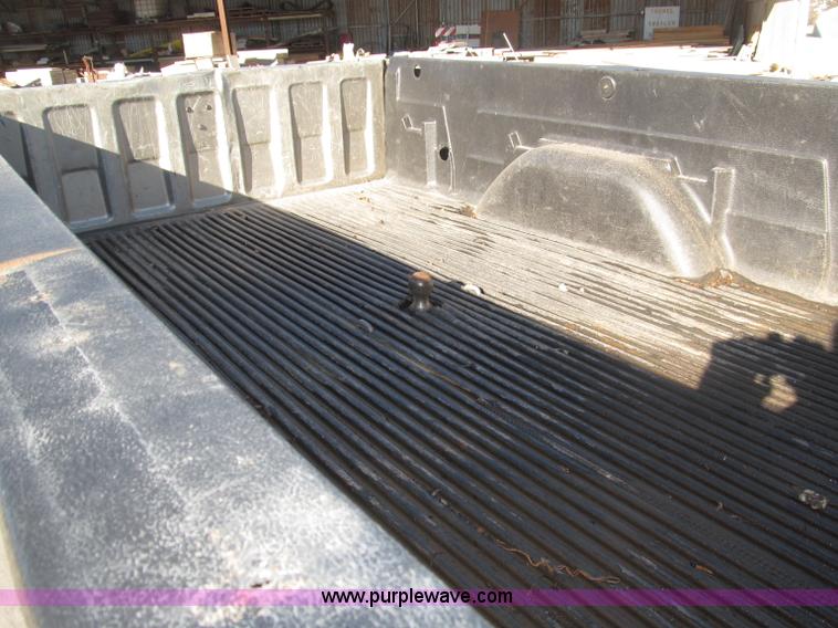 image for item B5295 2000 GMC Sierra Classic 3500 SLE extended cab pickup truck