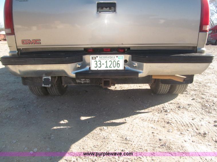 image for item B5295 2000 GMC Sierra Classic 3500 SLE extended cab pickup truck