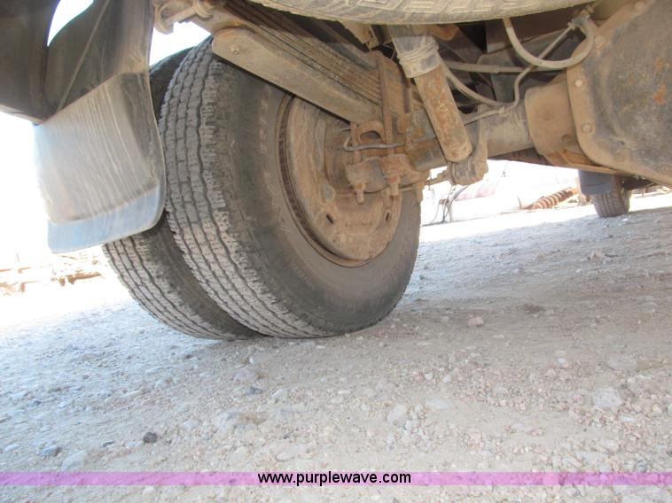 image for item B5295 2000 GMC Sierra Classic 3500 SLE extended cab pickup truck