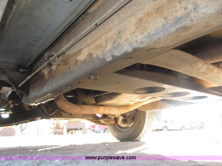 image for item B5295 2000 GMC Sierra Classic 3500 SLE extended cab pickup truck