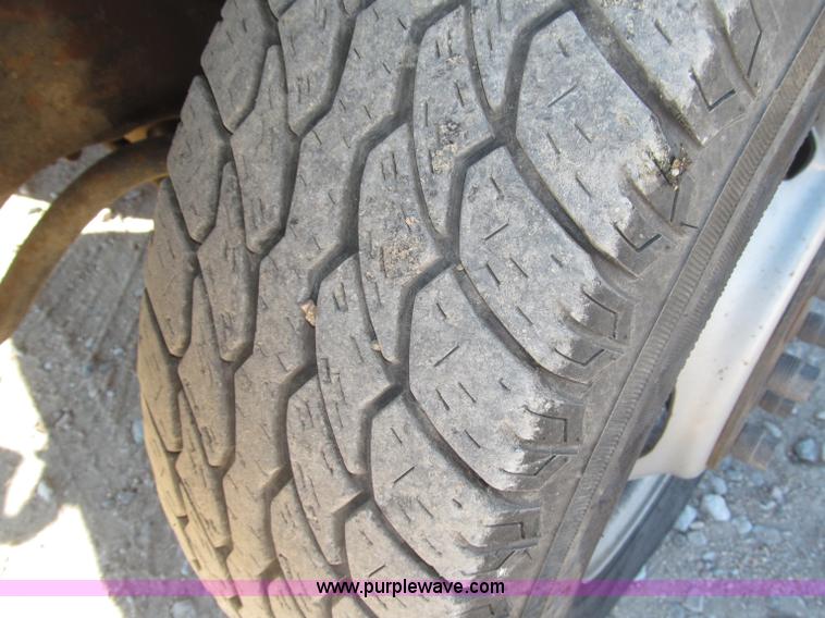 image for item B5295 2000 GMC Sierra Classic 3500 SLE extended cab pickup truck