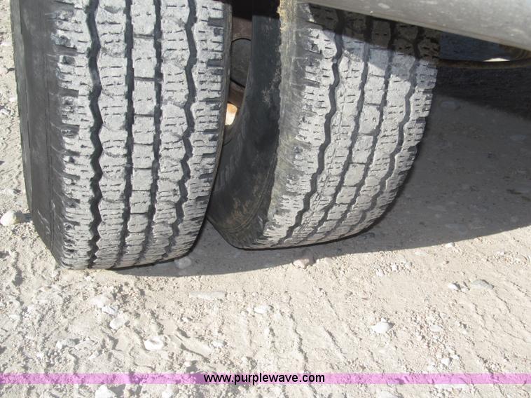 image for item B5295 2000 GMC Sierra Classic 3500 SLE extended cab pickup truck