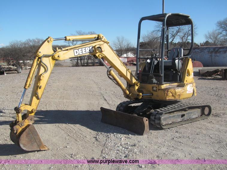 image for item B5296 2000 John Deere 27ZTS mini excavator