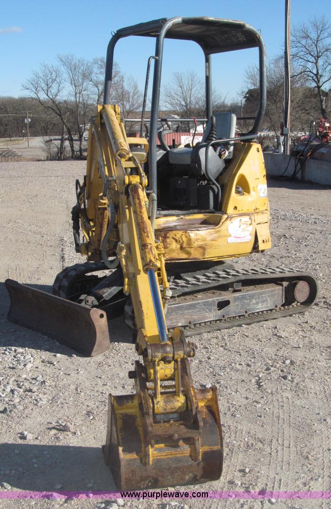 image for item B5296 2000 John Deere 27ZTS mini excavator