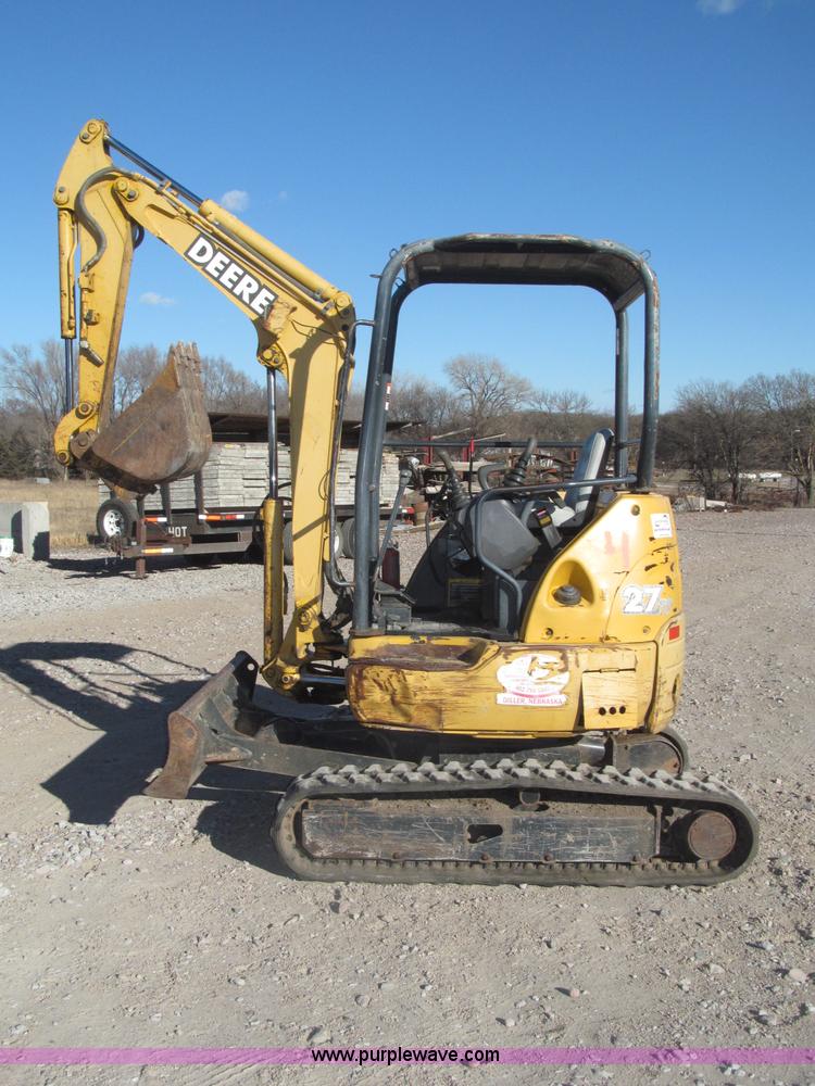 image for item B5296 2000 John Deere 27ZTS mini excavator