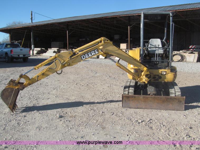 image for item B5296 2000 John Deere 27ZTS mini excavator