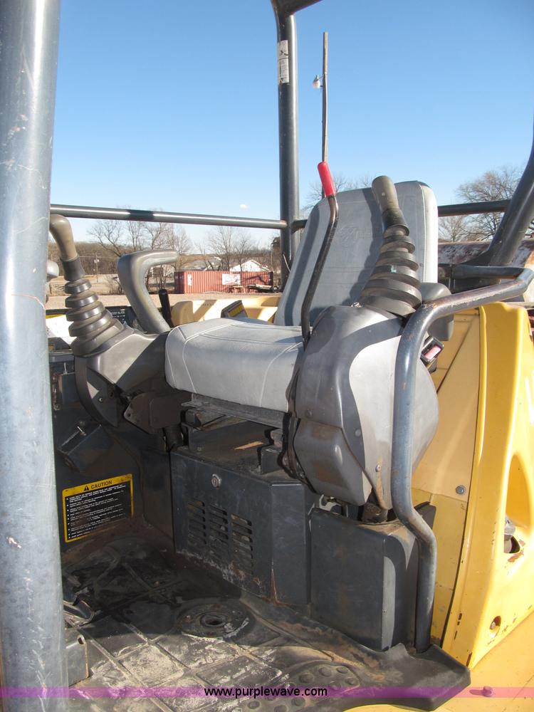 image for item B5296 2000 John Deere 27ZTS mini excavator