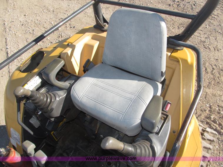 image for item B5296 2000 John Deere 27ZTS mini excavator