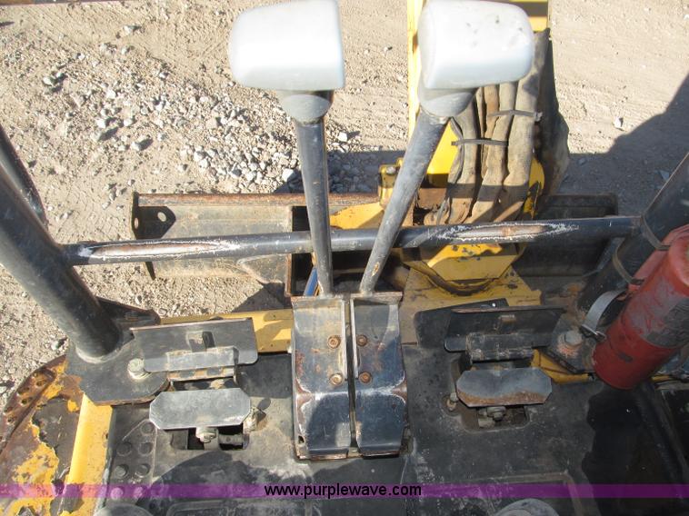 image for item B5296 2000 John Deere 27ZTS mini excavator