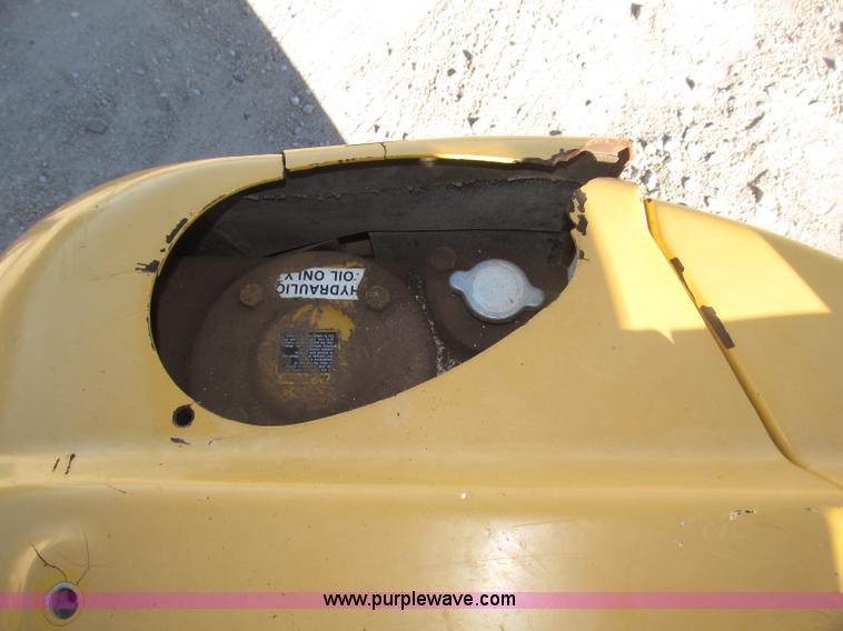 image for item B5296 2000 John Deere 27ZTS mini excavator