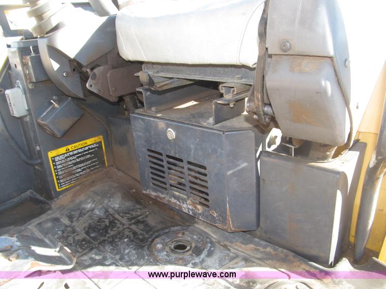 image for item B5296 2000 John Deere 27ZTS mini excavator