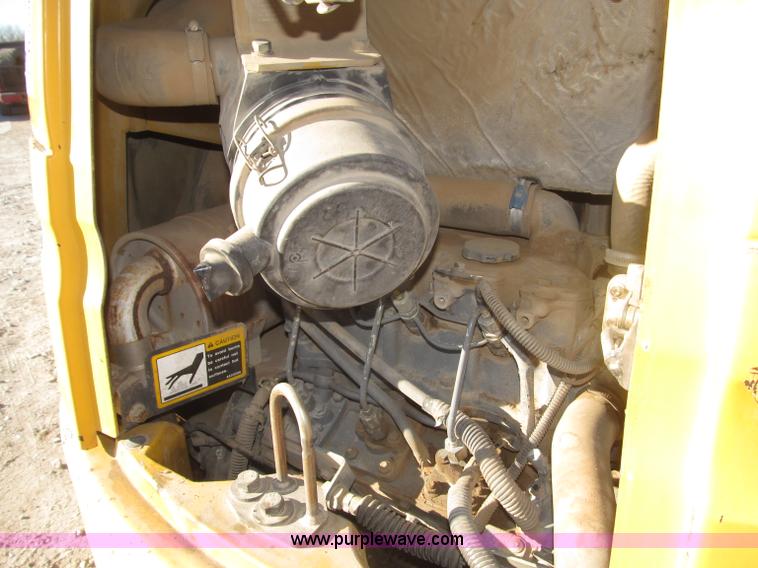 image for item B5296 2000 John Deere 27ZTS mini excavator