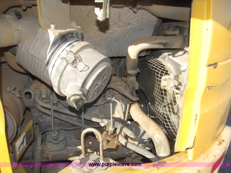 image for item B5296 2000 John Deere 27ZTS mini excavator