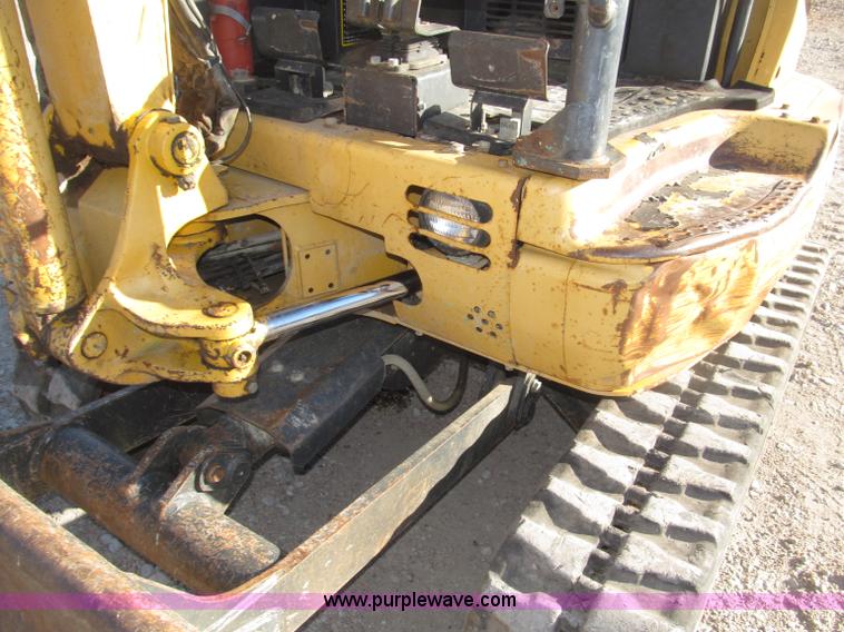 image for item B5296 2000 John Deere 27ZTS mini excavator
