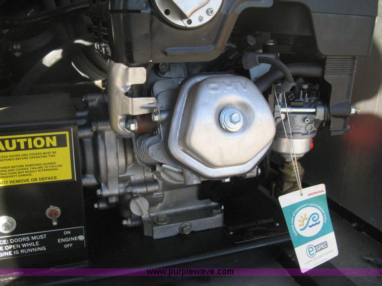 image for item B8478 Bergkamp WP3000 waterproof tar applicator