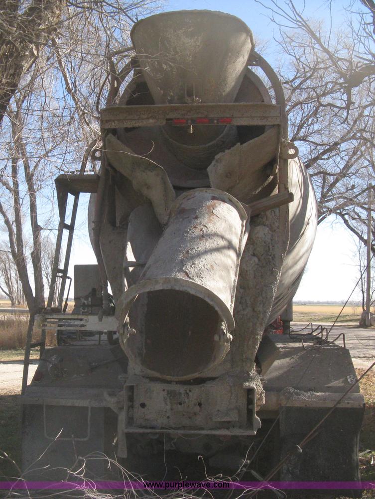 image for item B8480 1978 International F5070 mixer truck