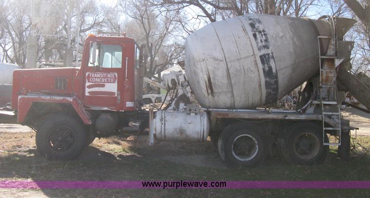 image for item B8480 1978 International F5070 mixer truck