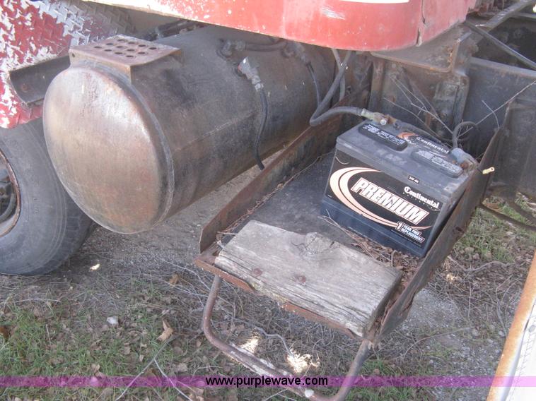 image for item B8480 1978 International F5070 mixer truck