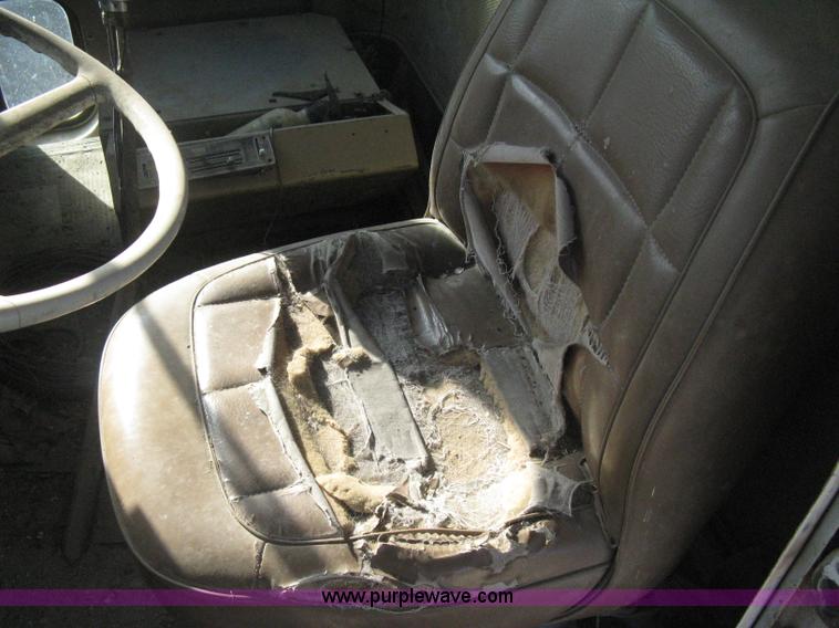 image for item B8480 1978 International F5070 mixer truck