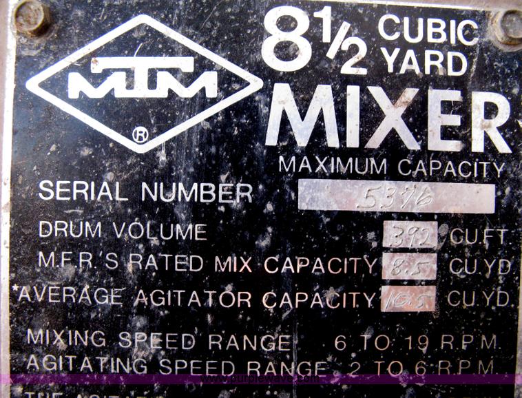 image for item B8480 1978 International F5070 mixer truck