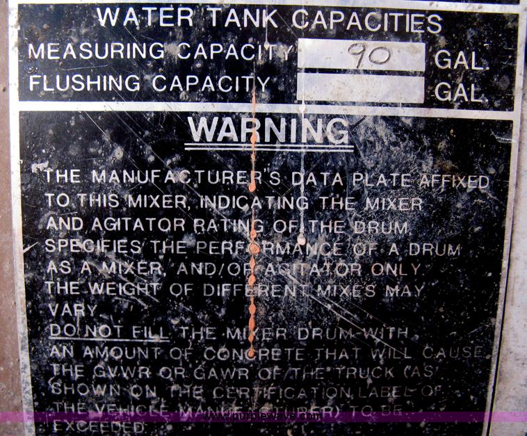 image for item B8480 1978 International F5070 mixer truck